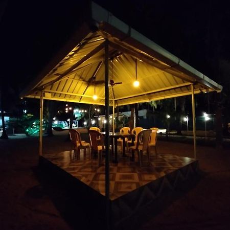 Hangout Kalyānpur Exterior photo