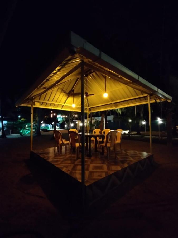 Hangout Kalyānpur Exterior photo