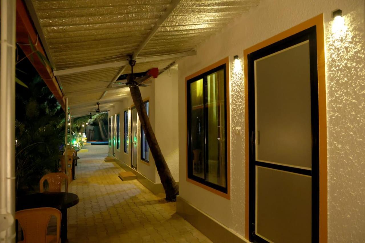 Hangout Kalyānpur Exterior photo