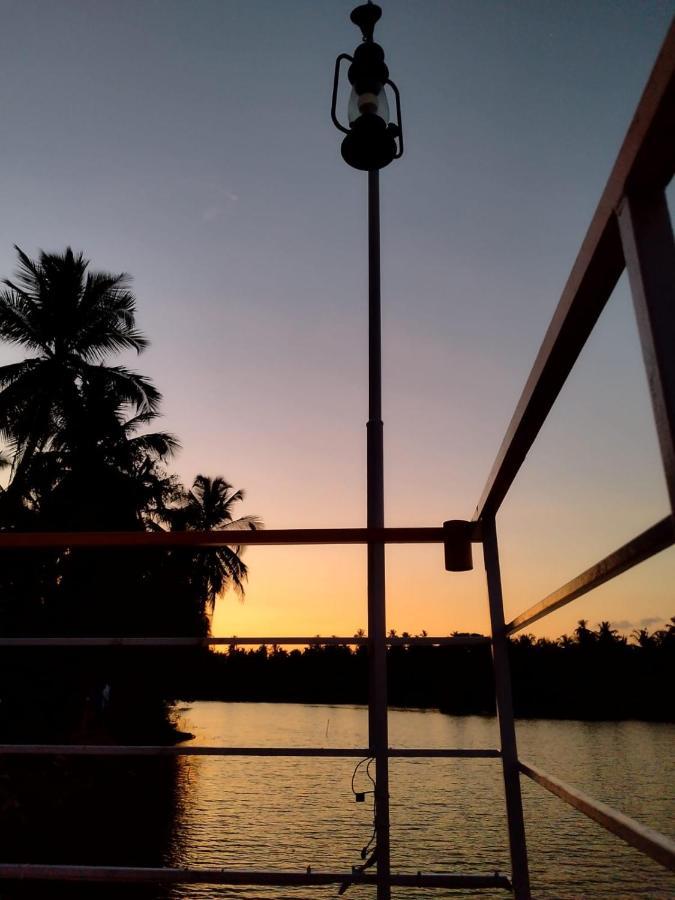Hangout Kalyānpur Exterior photo
