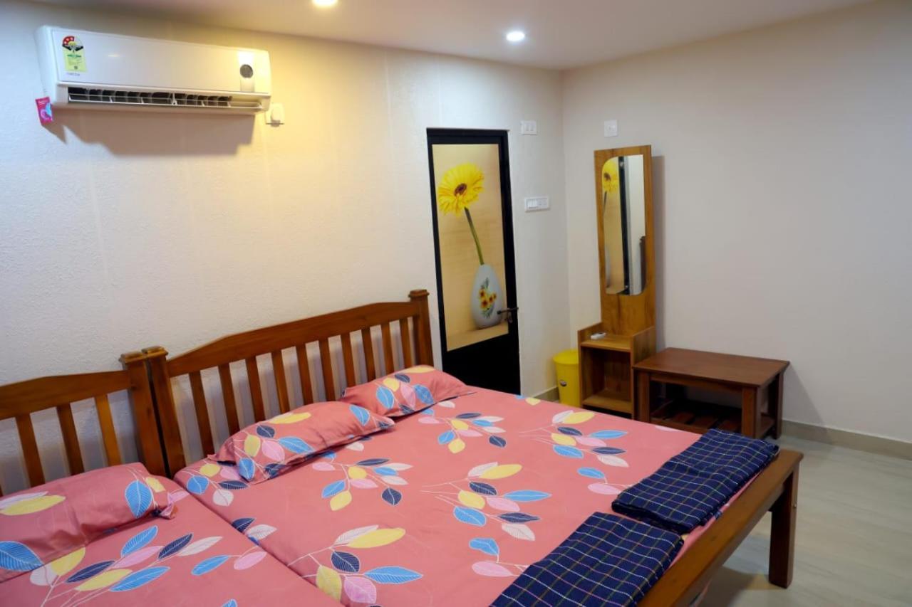 Hangout Kalyānpur Exterior photo