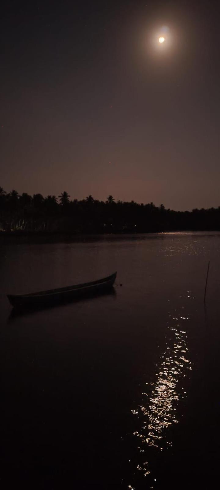 Hangout Kalyānpur Exterior photo