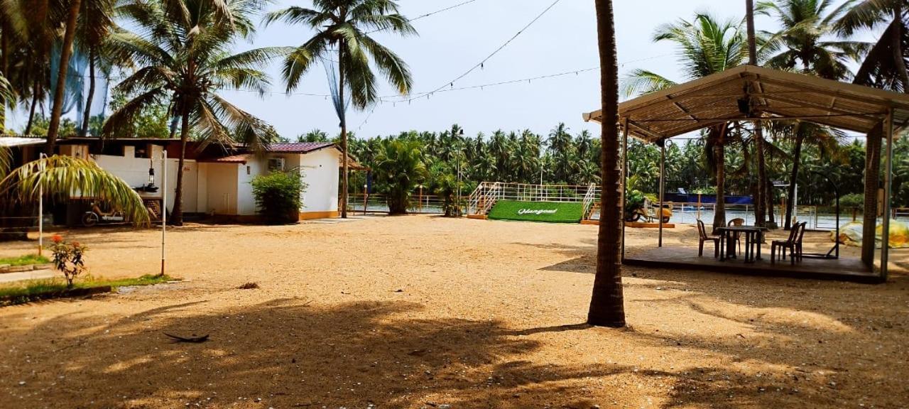Hangout Kalyānpur Exterior photo